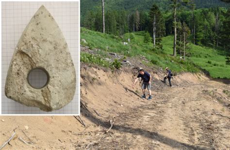 Archeologický nález špica z doby kamennej