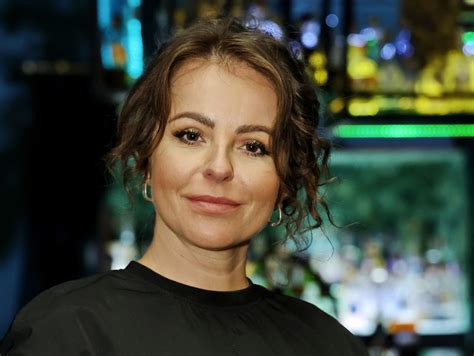Katarína Knechtová so svojou psíčkou Kajou