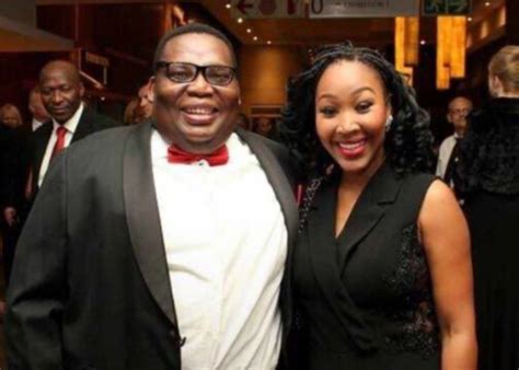 Mops s tmavým bruchom