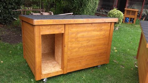 Fotografia modernej plastovej búdy pre psa