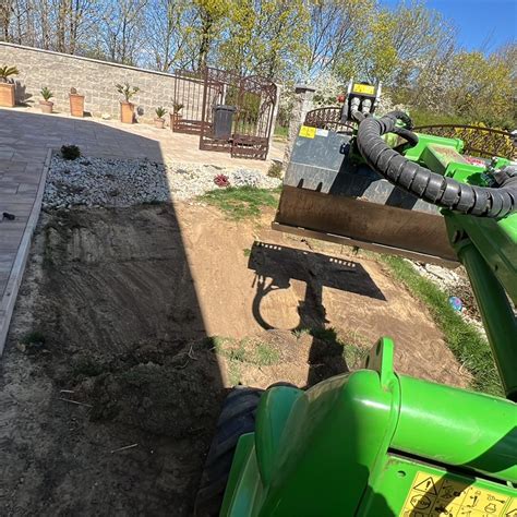 Obnova poškodeného trávnika