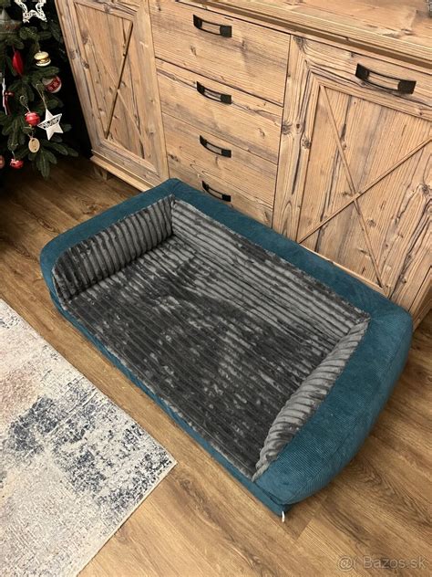 Pes s ortopedickým matracom