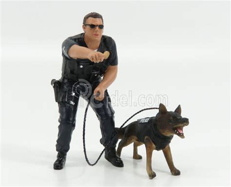 Policajt so psom v akcii