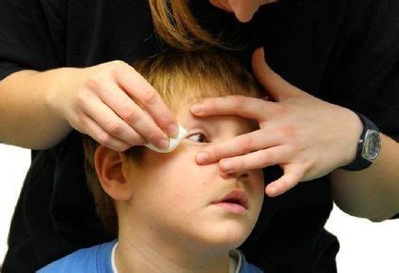 Ilustrácia psa, ktorý prehltol cudzie teleso