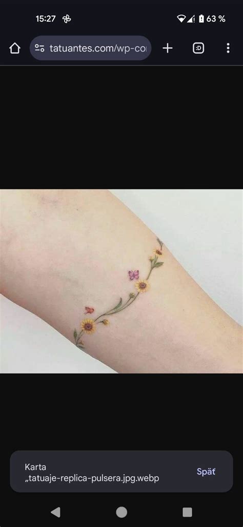 Tetovanie psích labiek s kvetmi