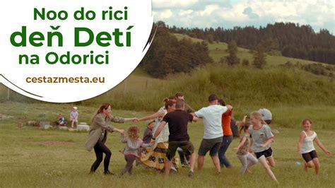 Bígl hrajúci sa s deťmi