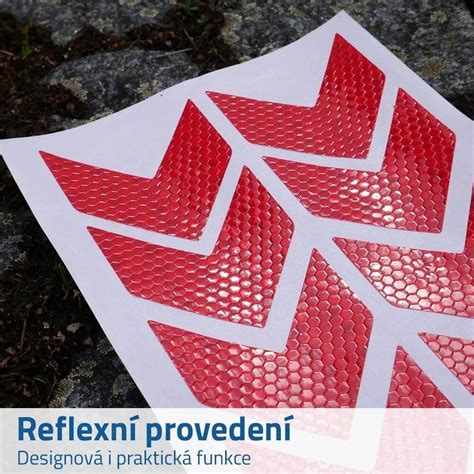 Infografika: postup lepenia samolepky na auto staford
