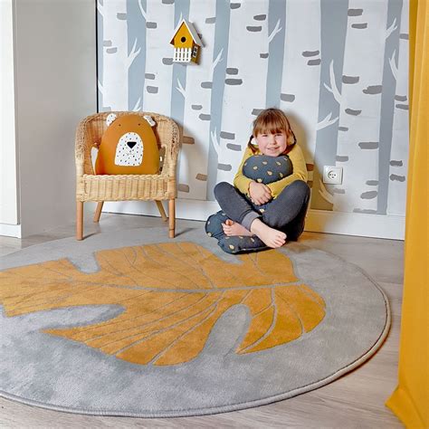 Koberec krokusov v horách