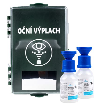 Detail očí a nosu na makete