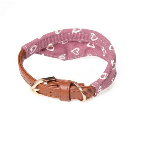 Dizajn softshellového obojku pre psa s motívom vlka