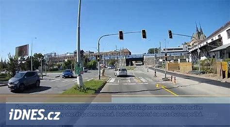 Obrázok semaforu rizík pri otrave psov: ČERVENÁ ZÓNA, ORANŽOVÁ ZÓNA a ZELENÁ ZÓNA