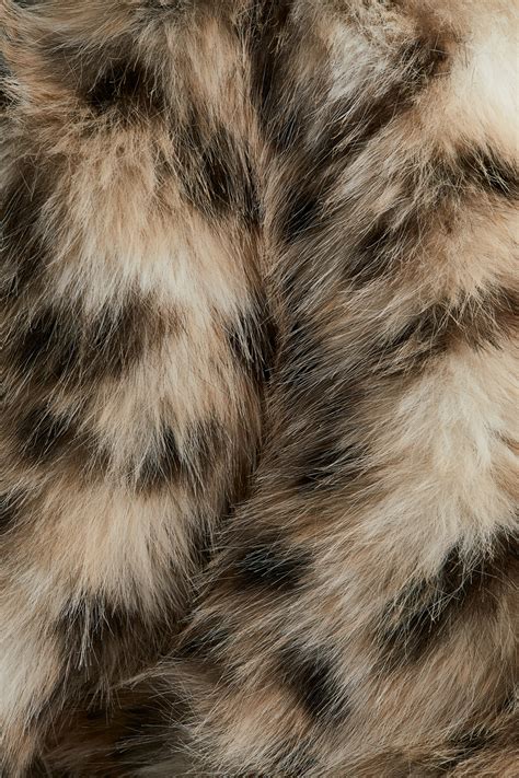 Textúra srsti Maremánsko-abruzského ovčiaka