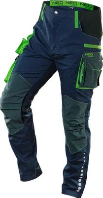 Obrázok zobrazuje kombinézu a nohavice s Cordura a reflektívnymi prvkami