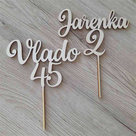 Náhľad dizajnu obojku s vyšitým menom a číslom