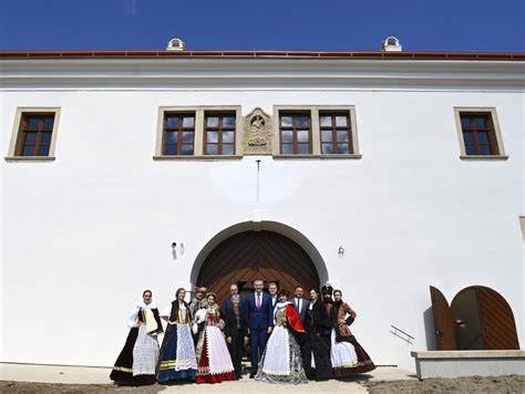 Obrázková schéma - balón, postavičky a interaktívne prvky
