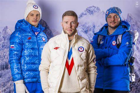 Obrázok ukazujúci rôzne typy psieho oblečenia (zimné bundy, pláštenky, svetre, reflexné vesty) navrhnuté pre pohodlie a ochranu