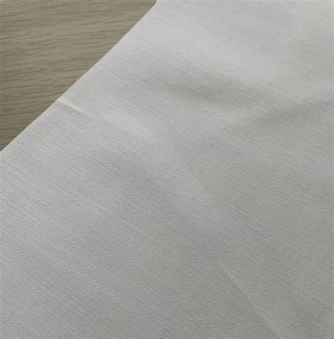 Vizualizácia porovnania materiálov (bavlna, bavlnený satén, krep, mušelín)