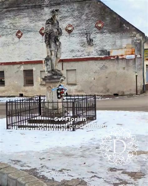 Obrázok zobrazujúci Hačika na Šibuji sochu a návštevníkov z okolia