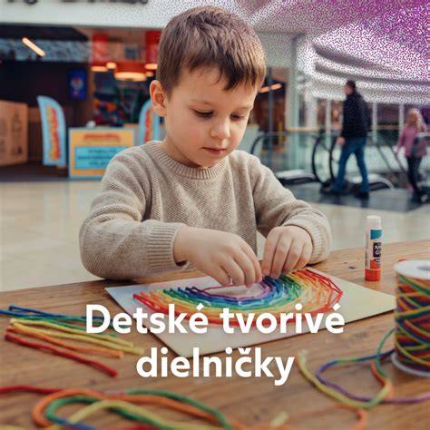 Obrázok zo výstavy: exteriér Konopiště a šálky s psími hlavičkami